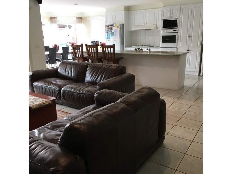 8 Sunbeam Court, Narre Warren South VIC 3805