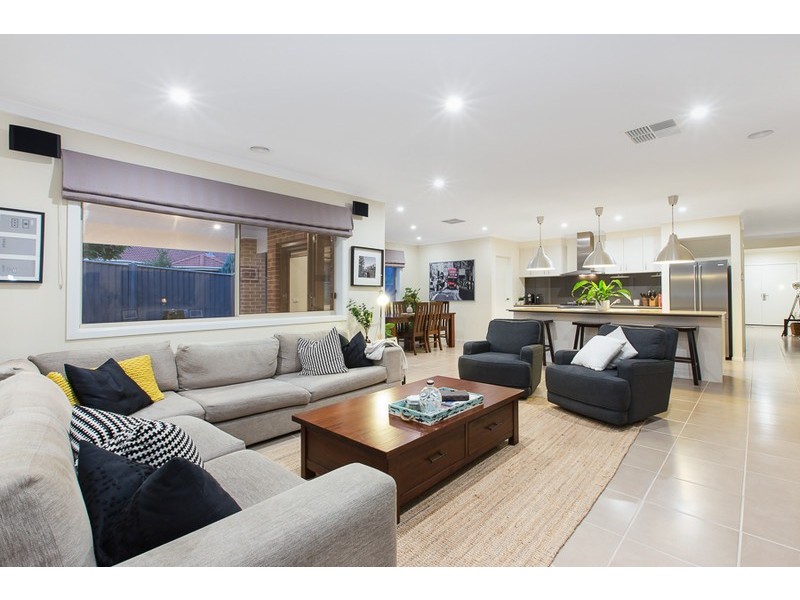 4 Harcourt Way, Berwick VIC 3806