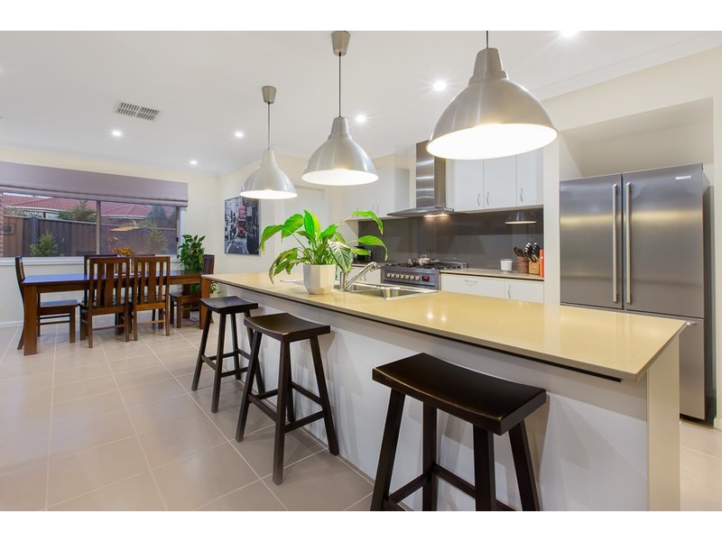 4 Harcourt Way, Berwick VIC 3806