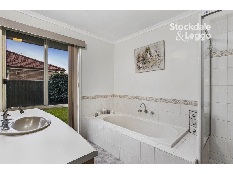15 Brookville Court, Narre Warren South VIC 3805