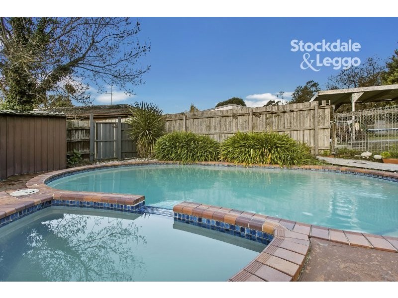 34 Mahon Crescent, Narre Warren VIC 3805