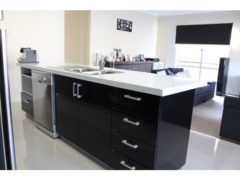 13 Paxford Drive, Cranbourne North VIC 3977