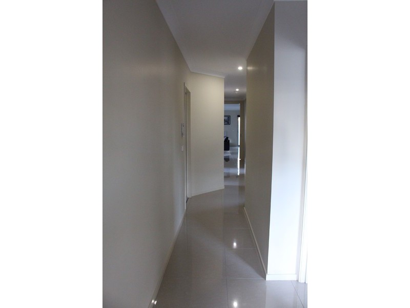 13 Paxford Drive, Cranbourne North VIC 3977