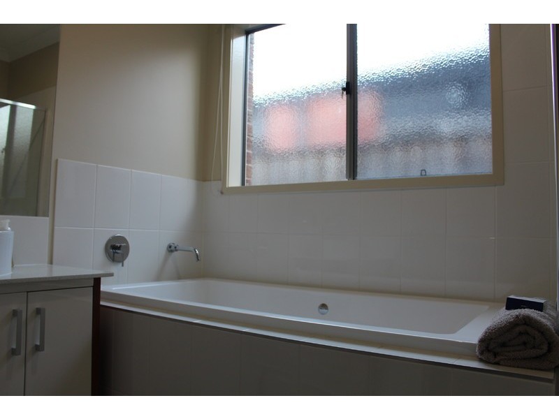 13 Paxford Drive, Cranbourne North VIC 3977