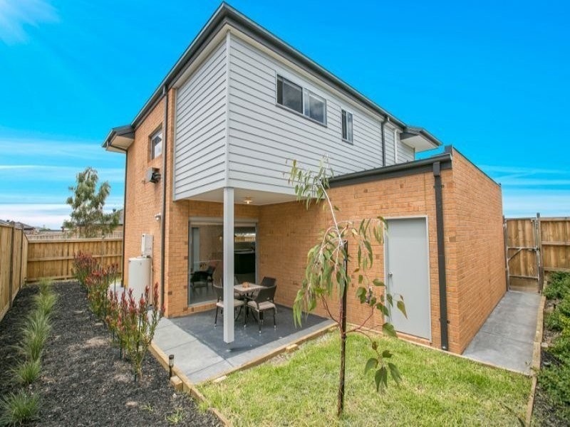 32 Pyrenees Road, Clyde VIC 3978