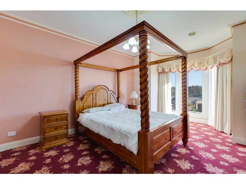 5 Sherbrooke Court, Narre Warren South VIC 3805