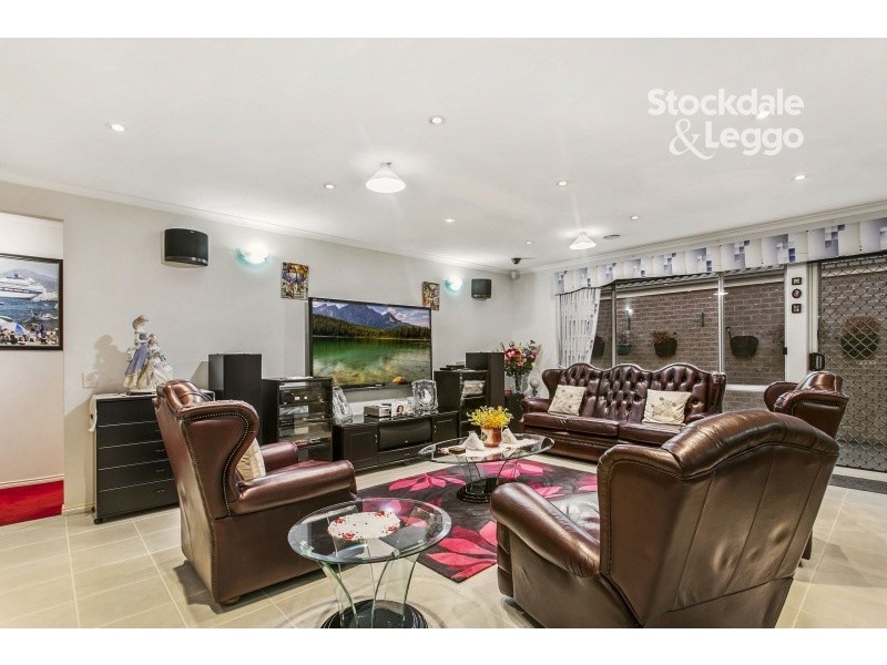 8 Kenton Walk, Narre Warren South VIC 3805