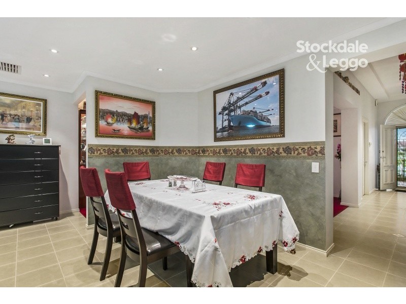 8 Kenton Walk, Narre Warren South VIC 3805