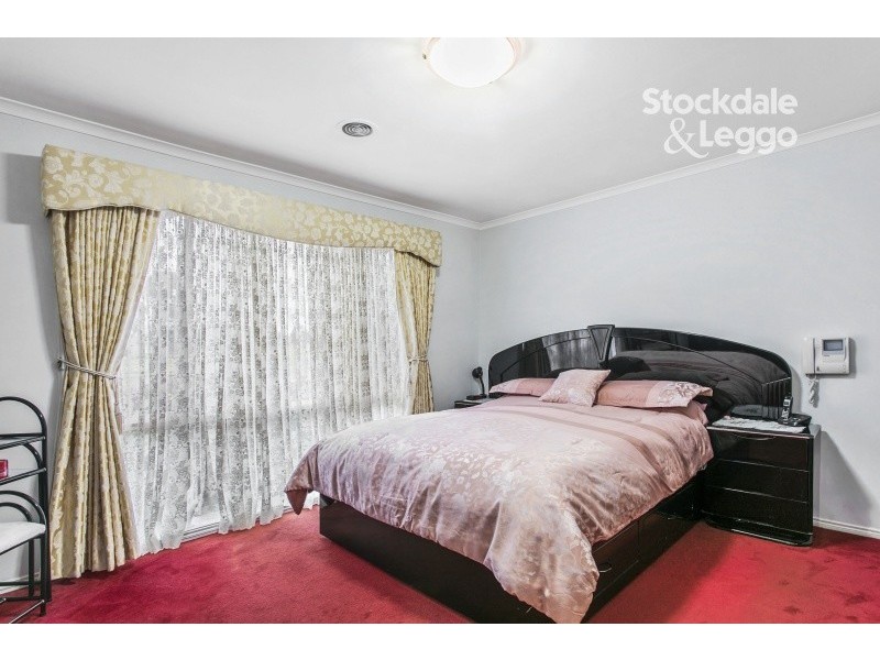 8 Kenton Walk, Narre Warren South VIC 3805