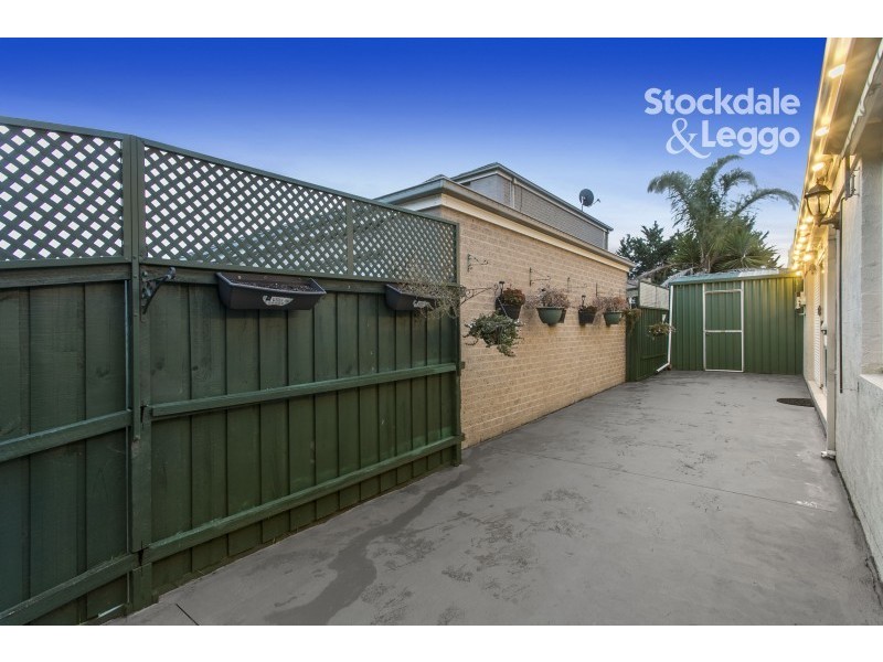 8 Kenton Walk, Narre Warren South VIC 3805