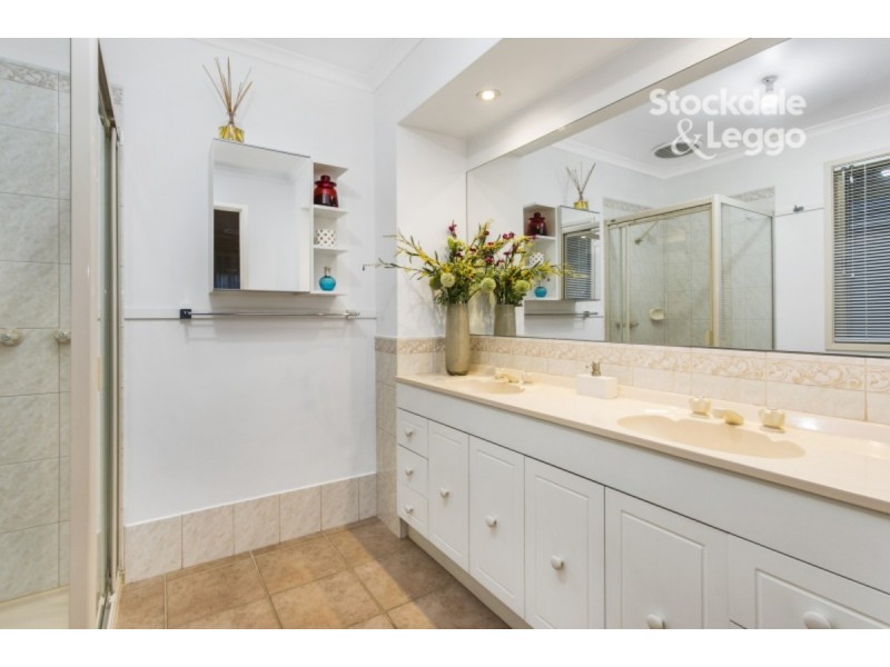 106 Lynbrook Boulevard, Lynbrook VIC 3975