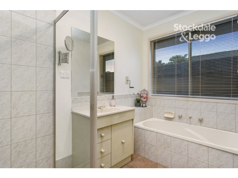 106 Lynbrook Boulevard, Lynbrook VIC 3975