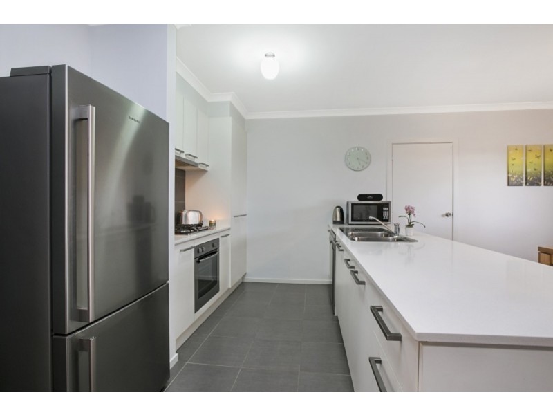 41 Sallys Run, Hampton Park VIC 3976