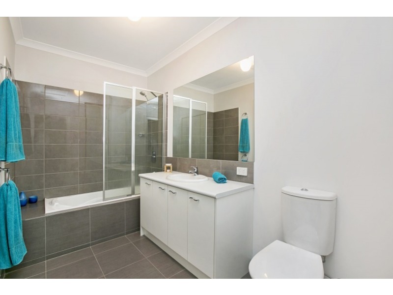 41 Sallys Run, Hampton Park VIC 3976