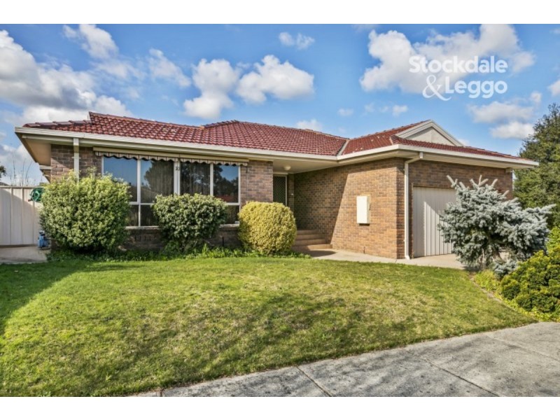 6 Cottswold Avenue, Narre Warren South VIC 3805