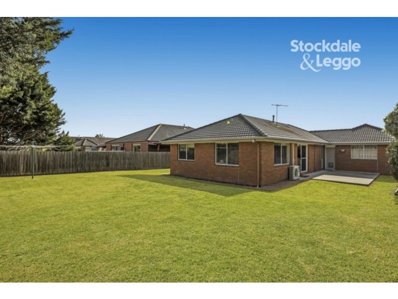 114 Strathaird Drive, Narre Warren South VIC 3805