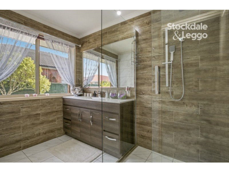 32 Harrington Drive, Narre Warren South VIC 3805