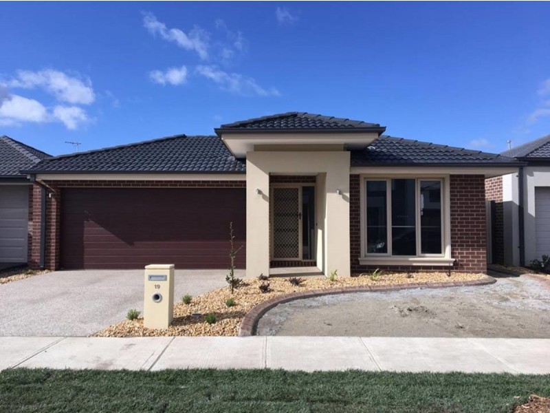 19 Nolan Crescent, Officer VIC 3809