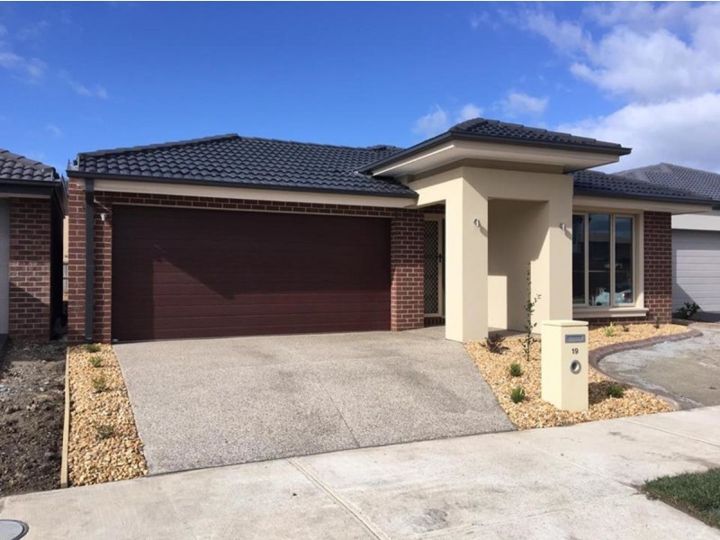 19 Nolan Crescent, Officer VIC 3809
