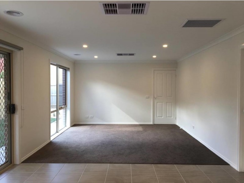 19 Nolan Crescent, Officer VIC 3809