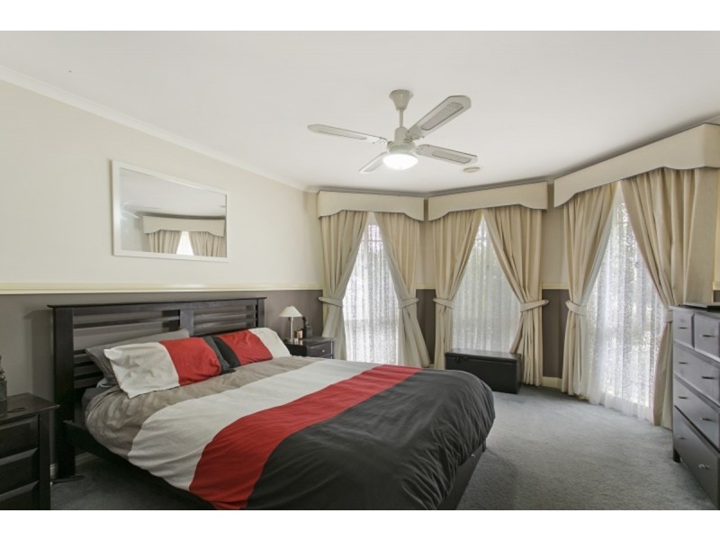 55 Robinswood Parade, Narre Warren South VIC 3805