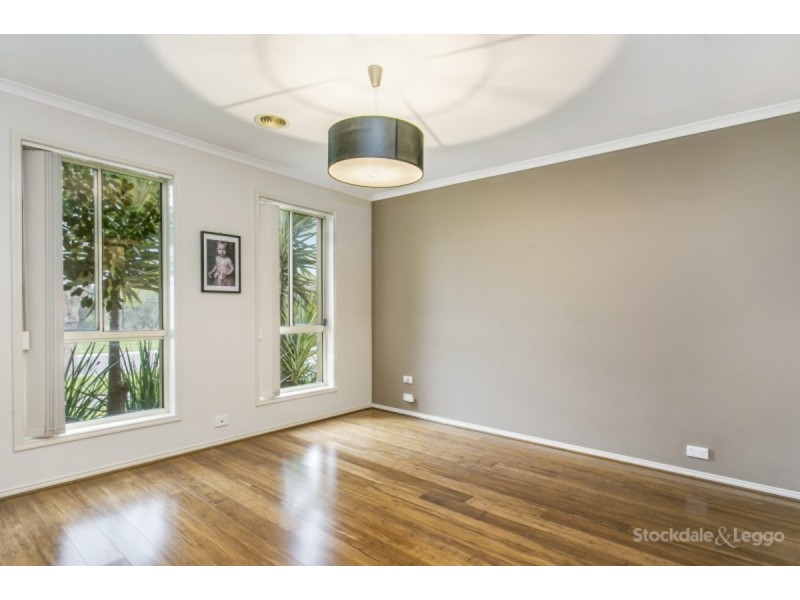 22 Kenton Walk, Narre Warren South VIC 3805