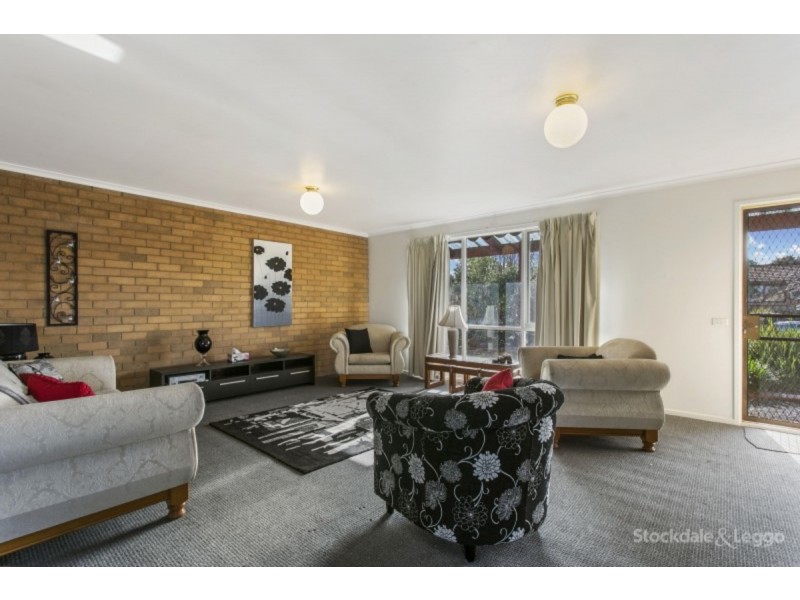 9 Warren Close, Narre Warren VIC 3805