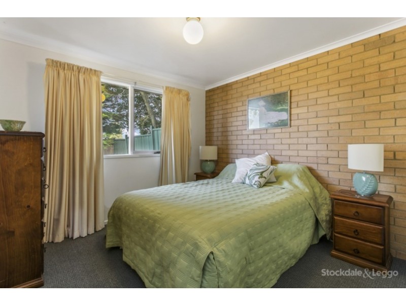 9 Warren Close, Narre Warren VIC 3805