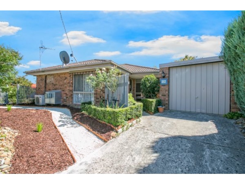 2/26 Leopold Crescent, Hampton Park VIC 3976