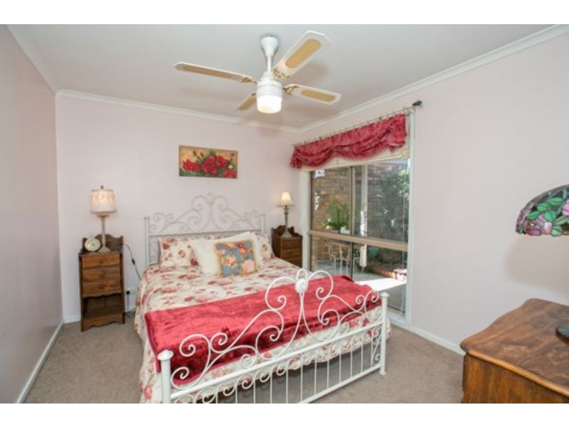 2/26 Leopold Crescent, Hampton Park VIC 3976