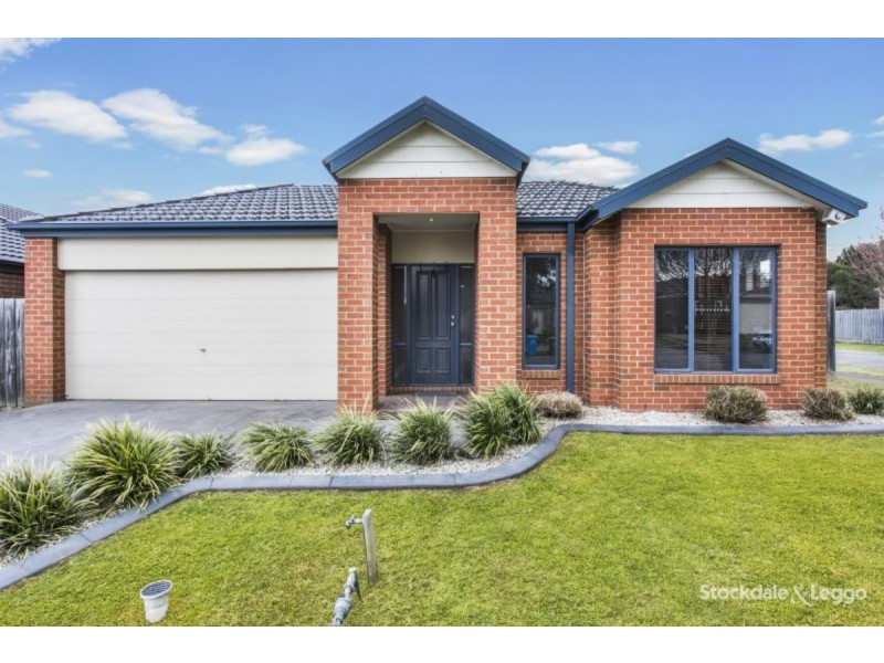 32 Stefan Drive, Berwick VIC 3806