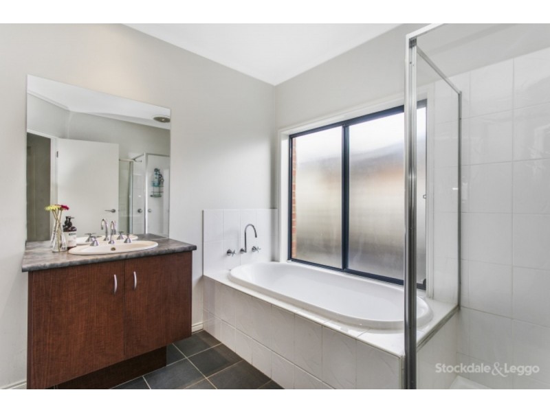 32 Stefan Drive, Berwick VIC 3806