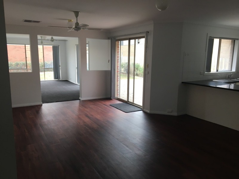 2 Bellevue Drive, Berwick VIC 3806
