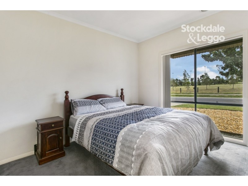 99 Melzak Way, Berwick VIC 3806