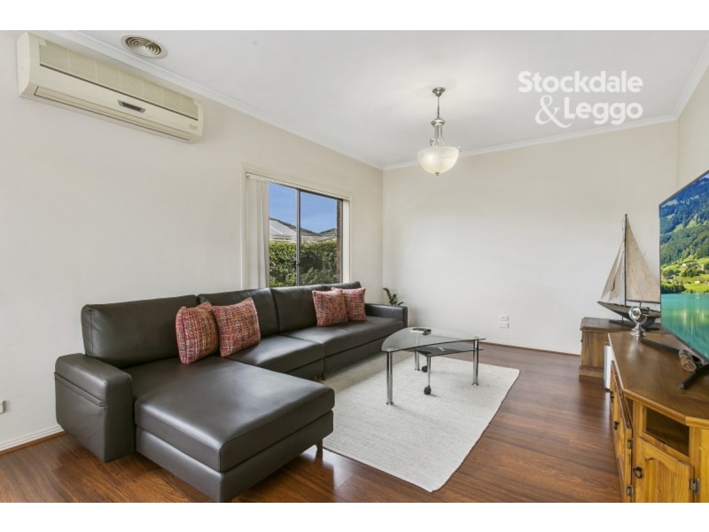 99 Melzak Way, Berwick VIC 3806