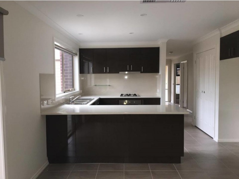 24 Heathecote Grove, Officer VIC 3809