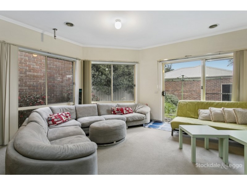 102 Paterson Drive, Lynbrook VIC 3975