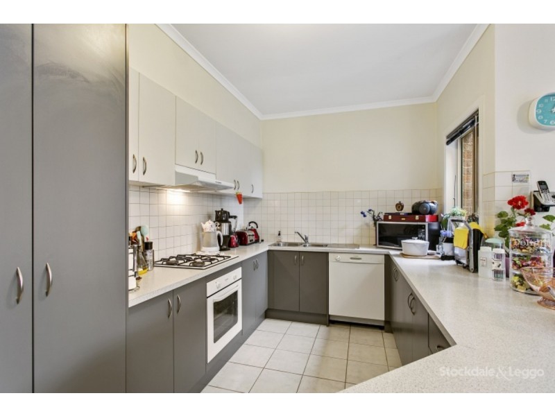 102 Paterson Drive, Lynbrook VIC 3975