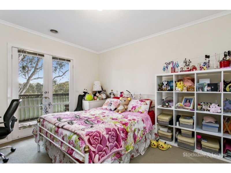 102 Paterson Drive, Lynbrook VIC 3975