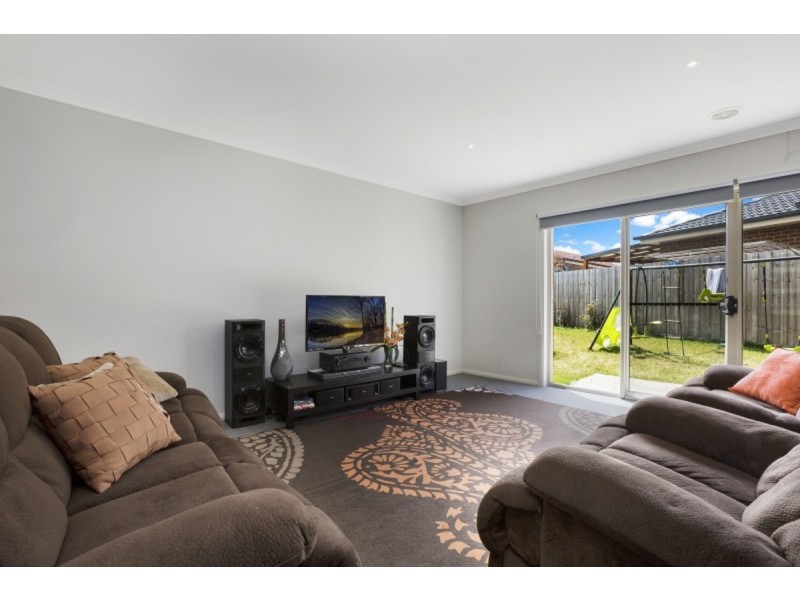 1/16 Phelan Drive, Cranbourne North VIC 3977