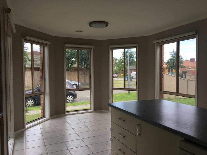 10 Highland Crescent, Narre Warren South VIC 3805