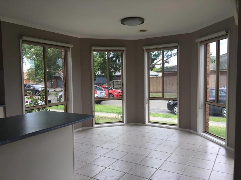 10 Highland Crescent, Narre Warren South VIC 3805