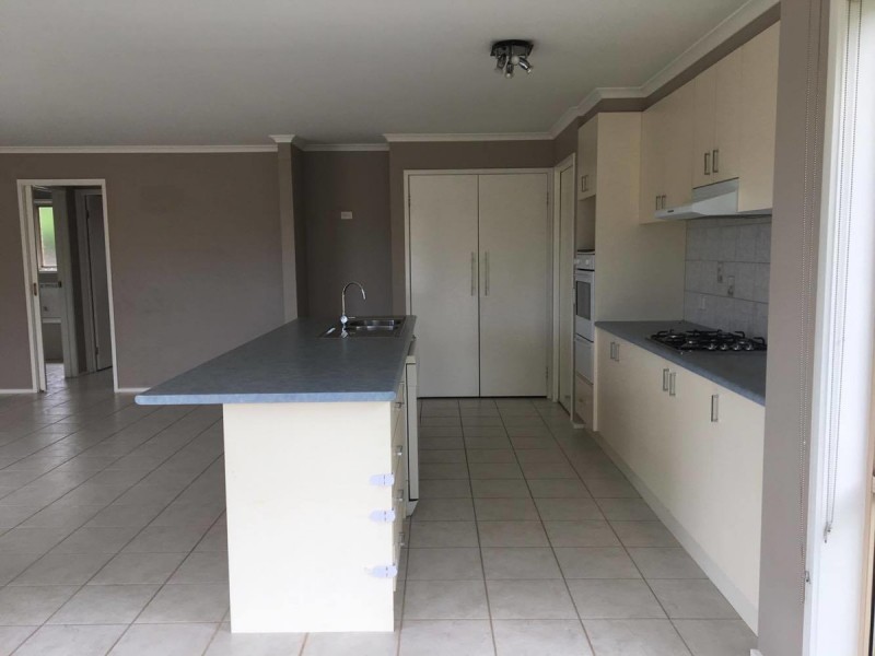 10 Highland Crescent, Narre Warren South VIC 3805