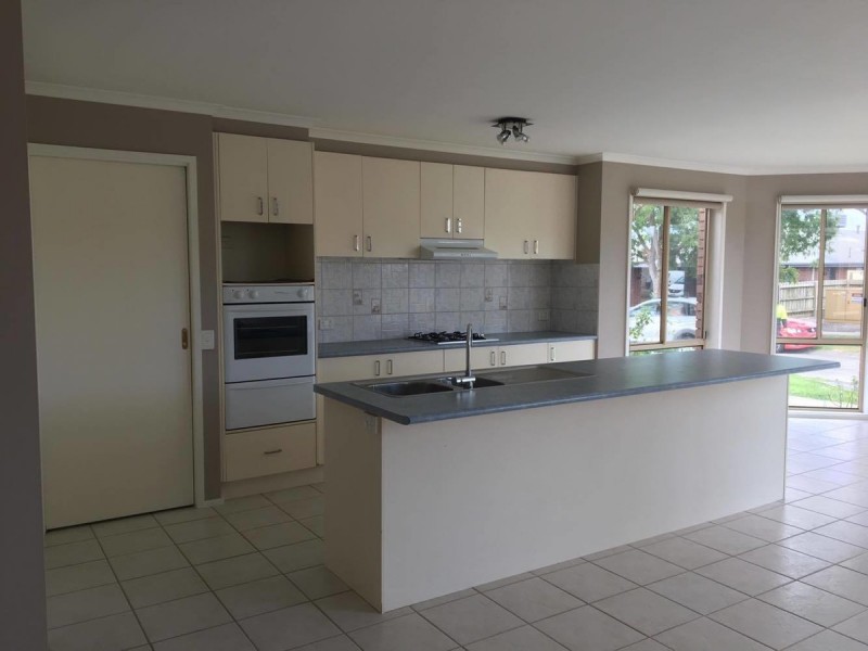 10 Highland Crescent, Narre Warren South VIC 3805