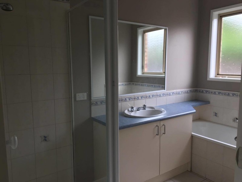 10 Highland Crescent, Narre Warren South VIC 3805