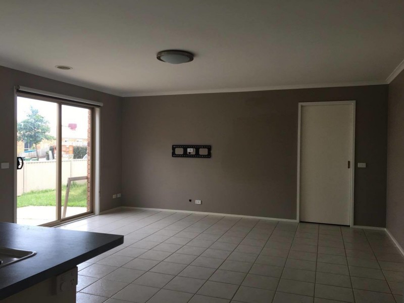 10 Highland Crescent, Narre Warren South VIC 3805