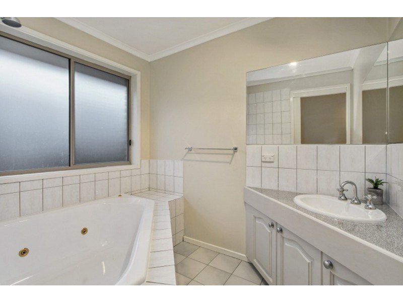 26 Tamarisk Road, Narre Warren VIC 3805