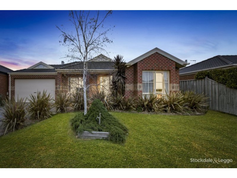 4 St Cloud Court, Cranbourne North VIC 3977