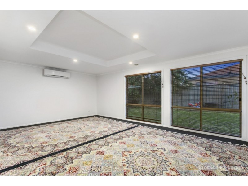 4 St Cloud Court, Cranbourne North VIC 3977