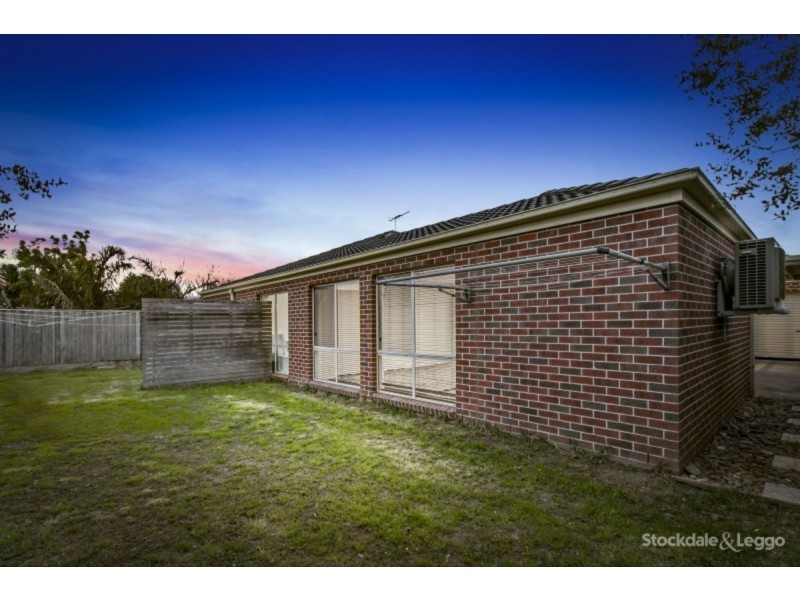 4 St Cloud Court, Cranbourne North VIC 3977